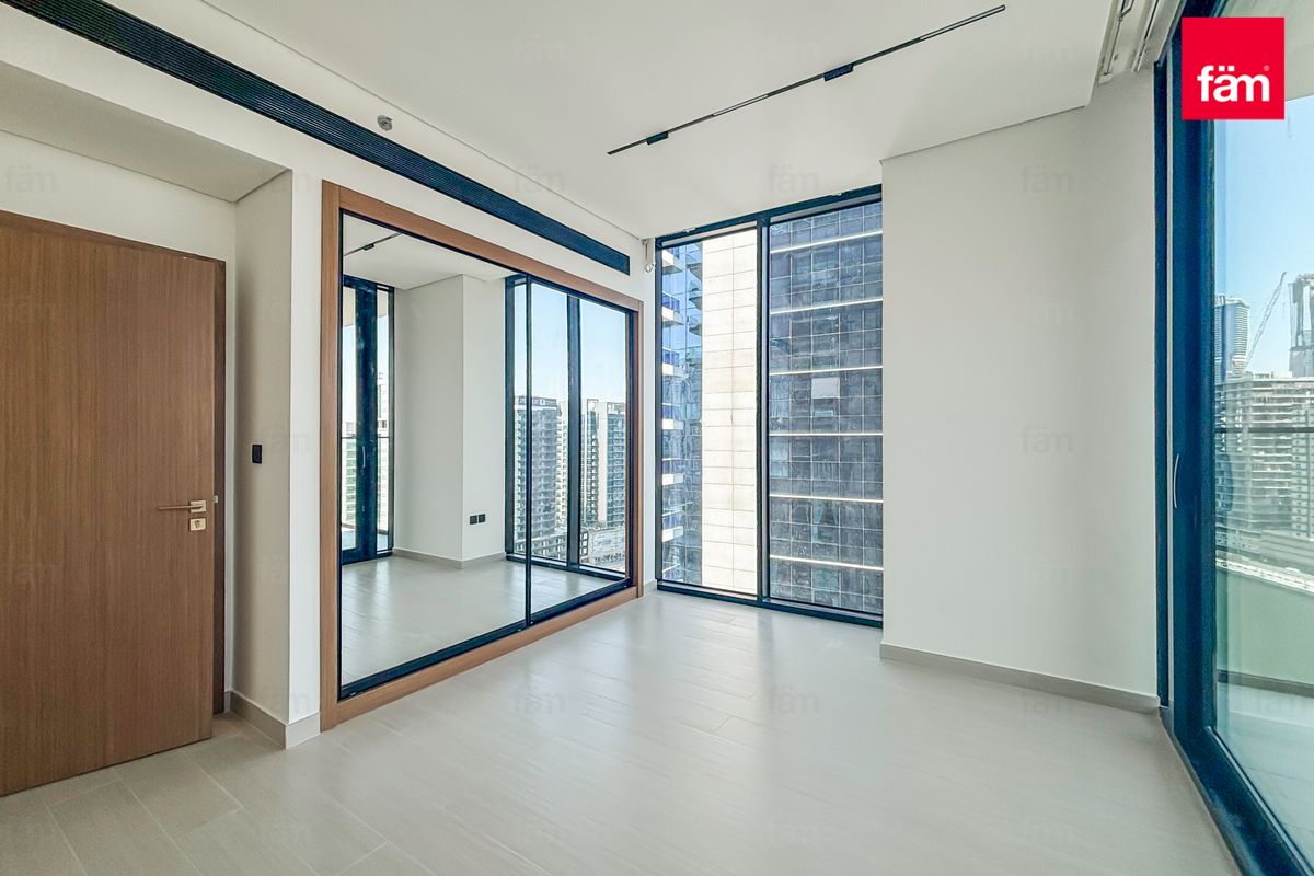 Multiple Options | Luxurious | High Floor | Vacant-9