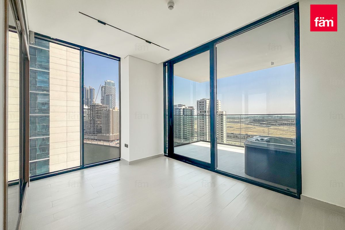 Multiple Options | Luxurious | High Floor | Vacant-8