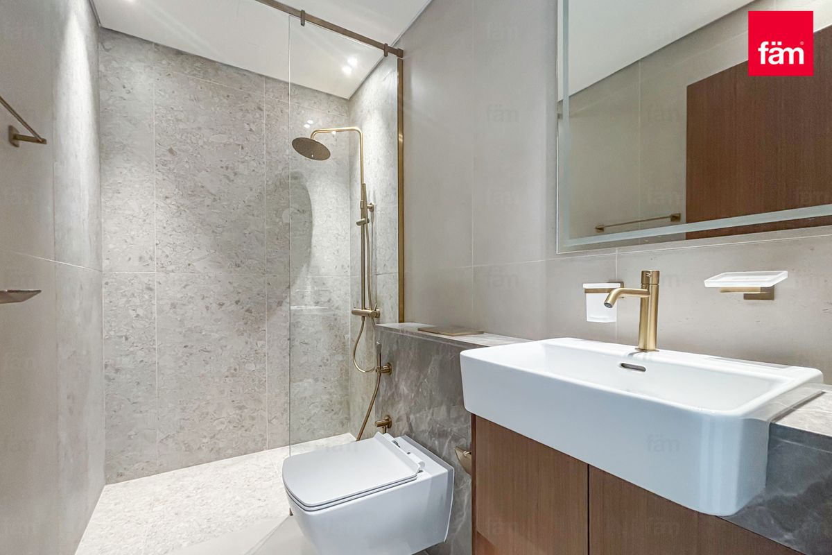 Multiple Options | Luxurious | High Floor | Vacant-12