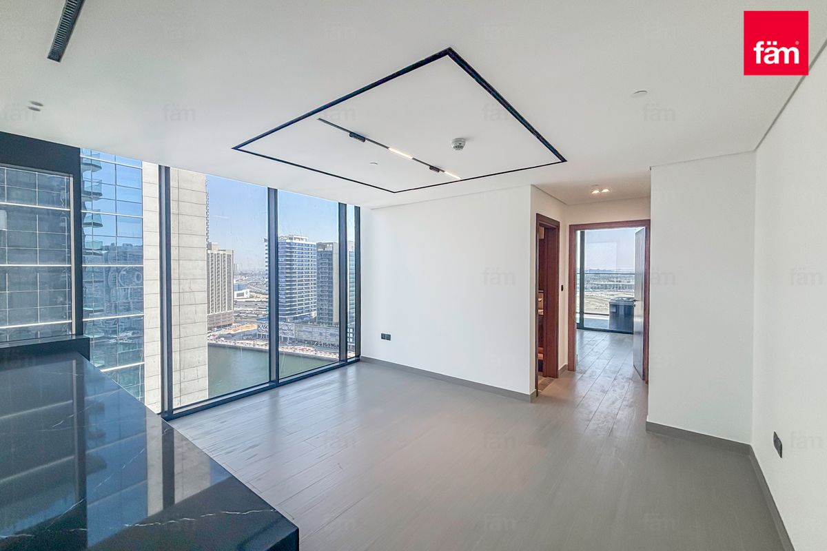 Multiple Options | Luxurious | High Floor | Vacant-11