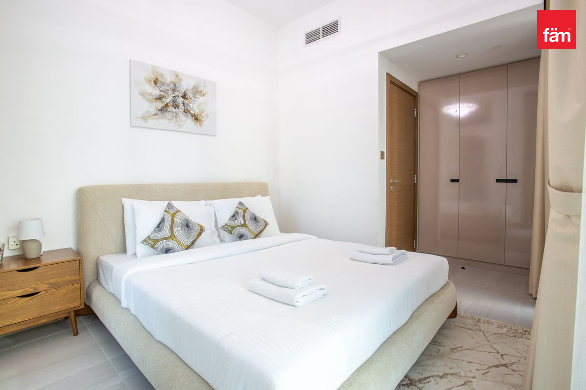 Elegantly furnished | with PHPP | Canal, Pool View-14