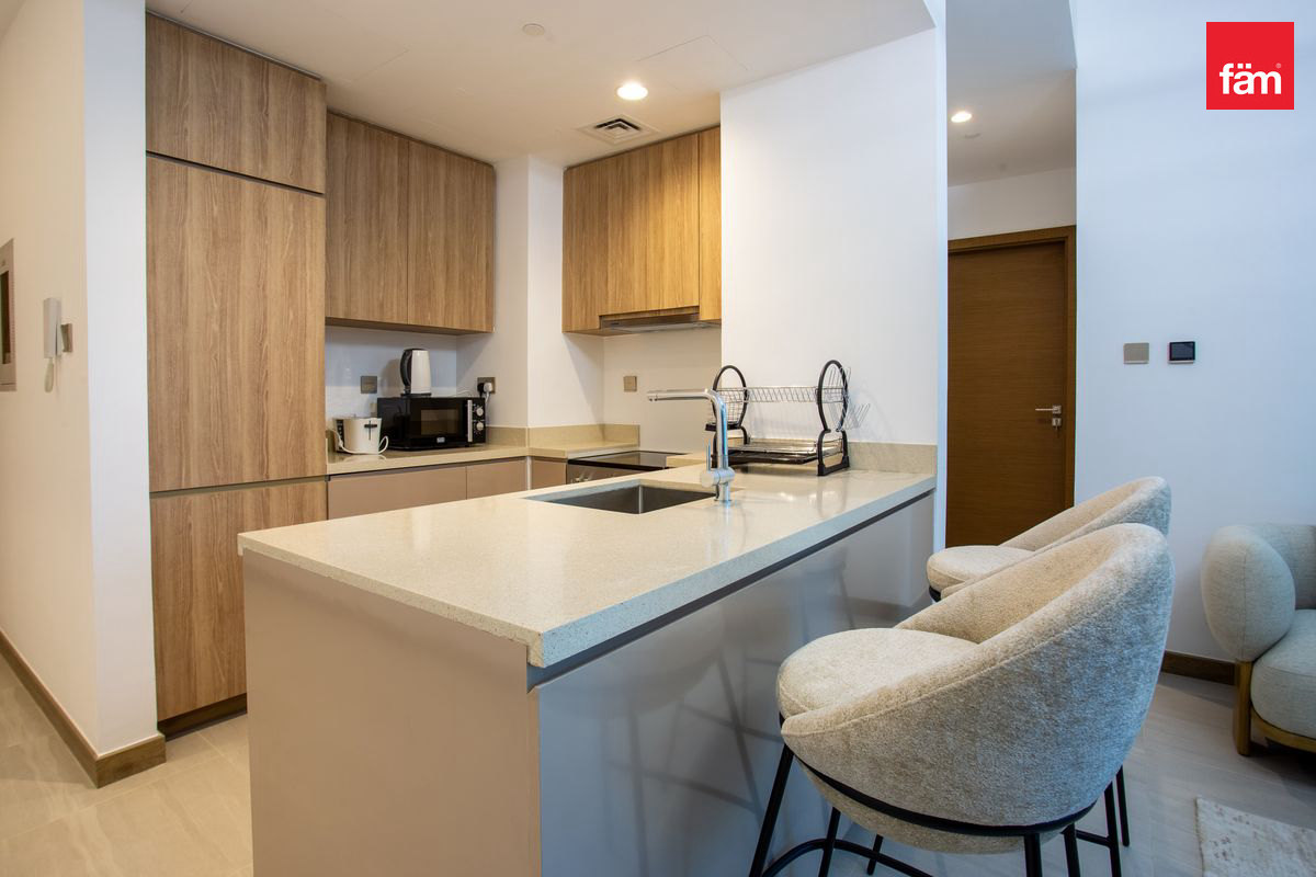 Elegantly furnished | with PHPP | Canal, Pool View-11