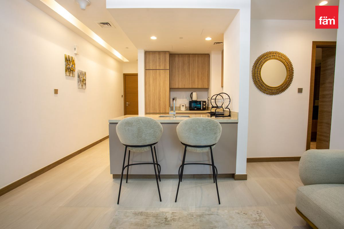 Elegantly furnished | with PHPP | Canal, Pool View-9