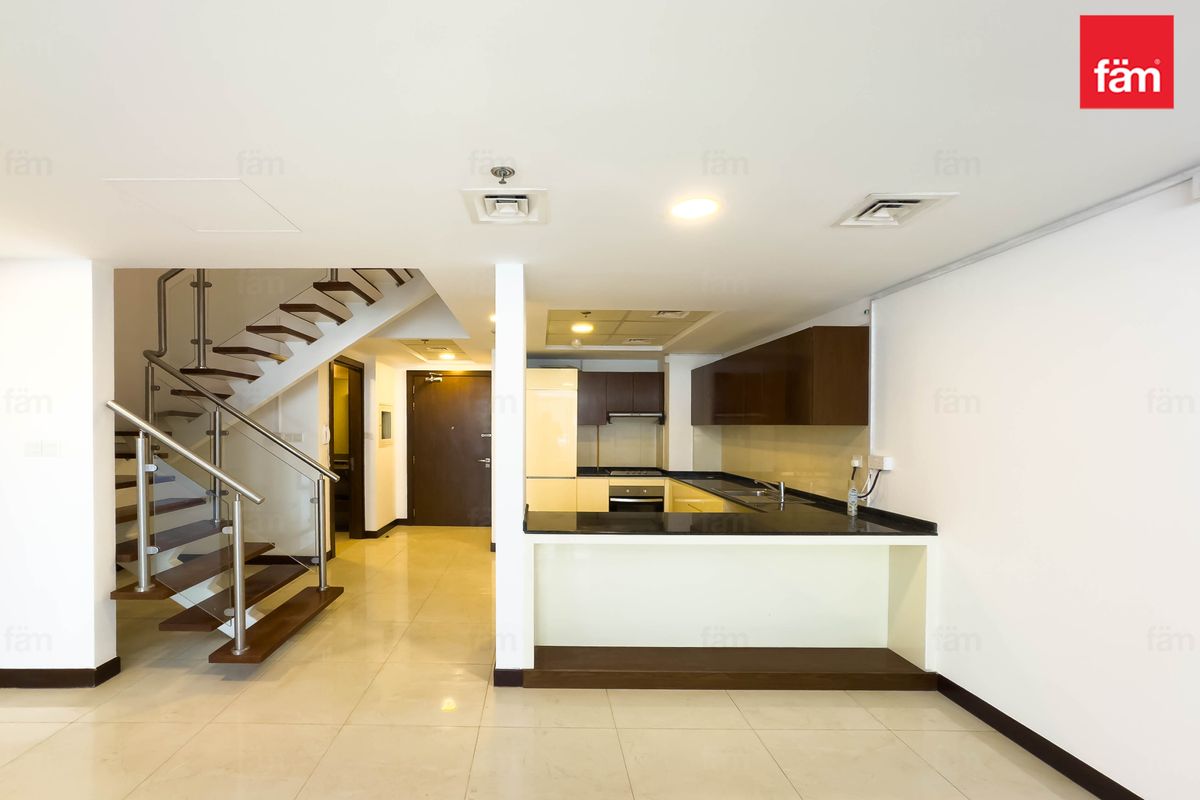 Bright Duplex Apartment | Move-In Ready-6
