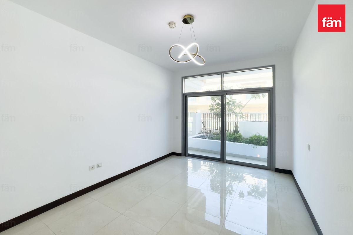 Bright Duplex Apartment | Move-In Ready-8