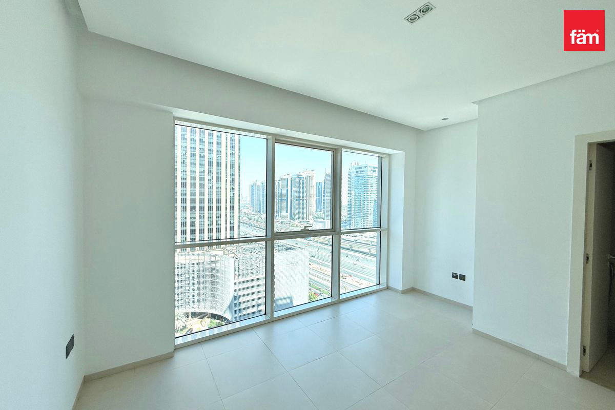 Modern 2BR High Floor in West Avenue, Marina View-14