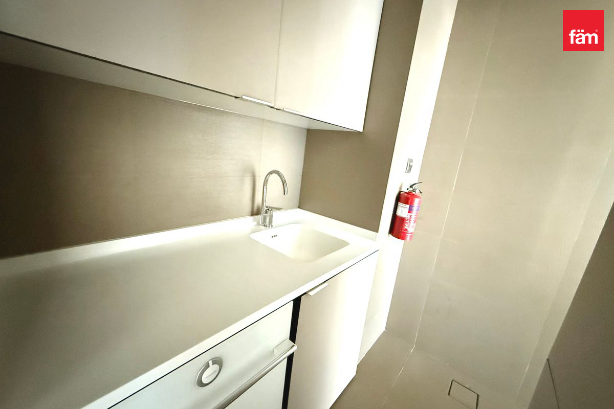 Modern 2BR High Floor in West Avenue, Marina View-16