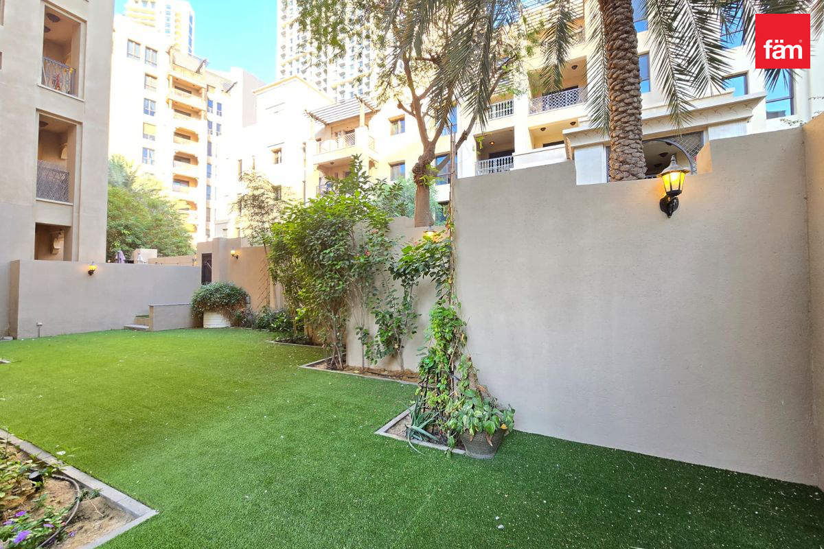 Private Garden | Upgraded Unit in Downtown-25