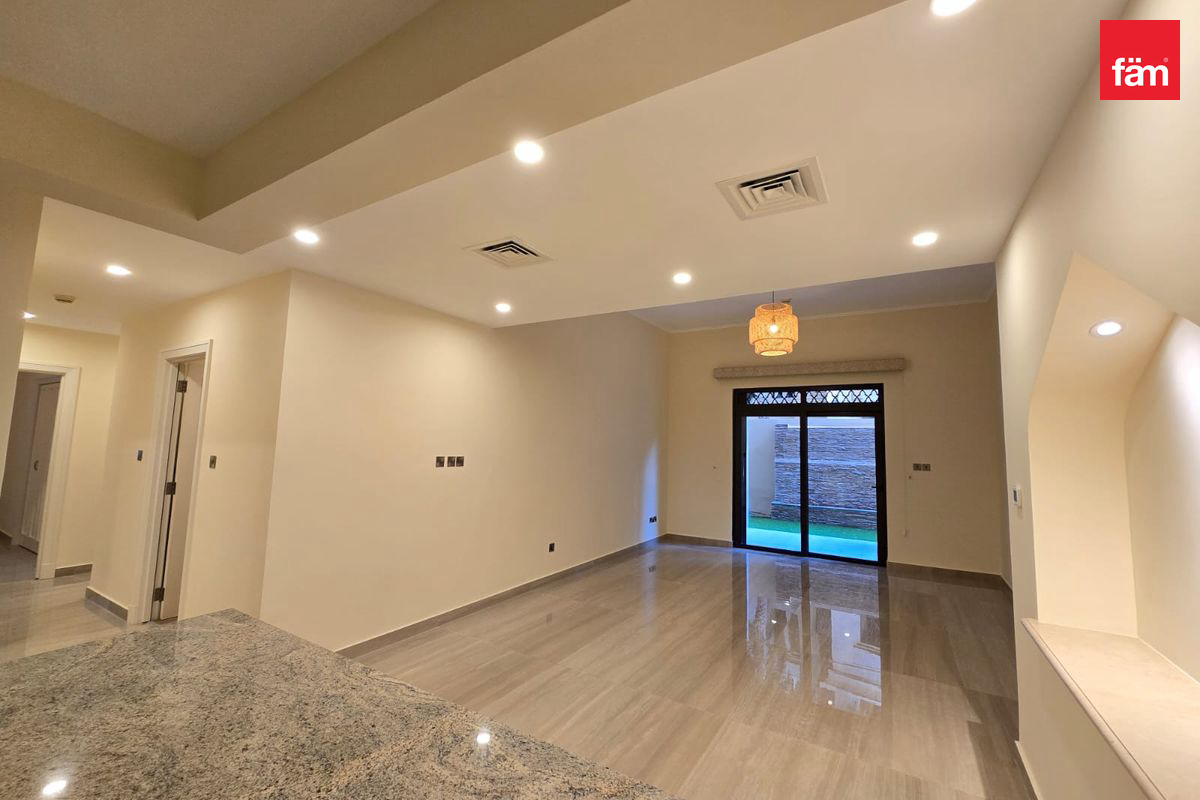 Private Garden | Upgraded Unit in Downtown-2
