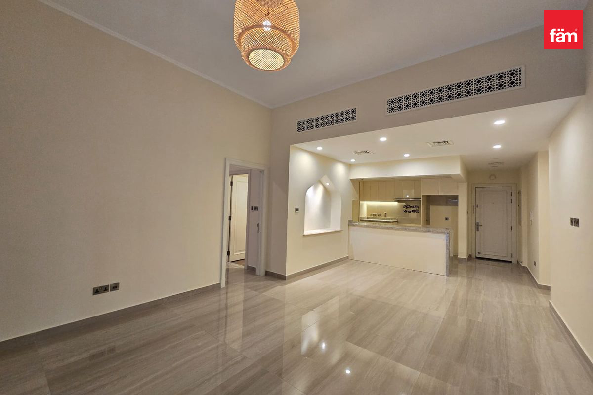 Private Garden | Upgraded Unit in Downtown-5