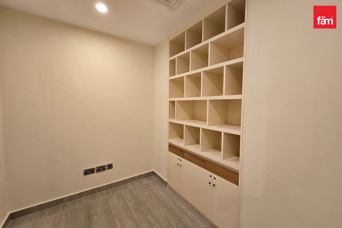 Private Garden | Upgraded Unit in Downtown-13