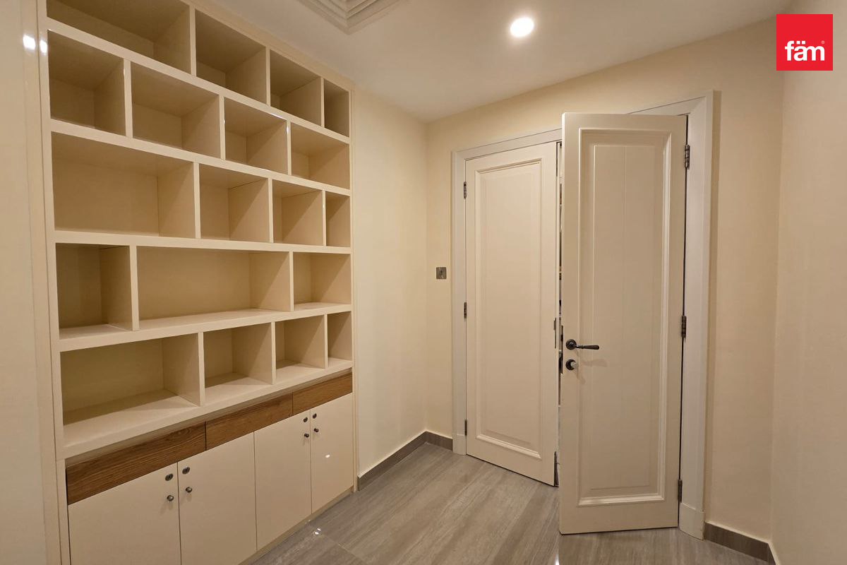 Private Garden | Upgraded Unit in Downtown-14