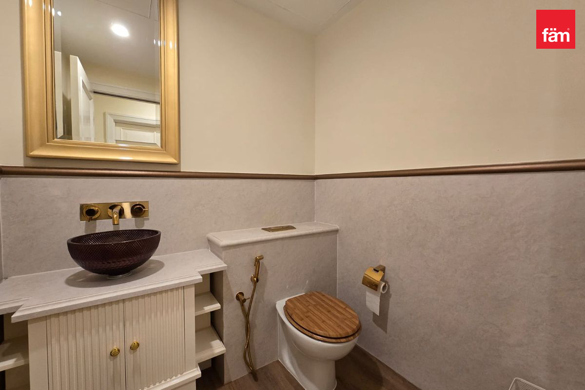 Private Garden | Upgraded Unit in Downtown-15
