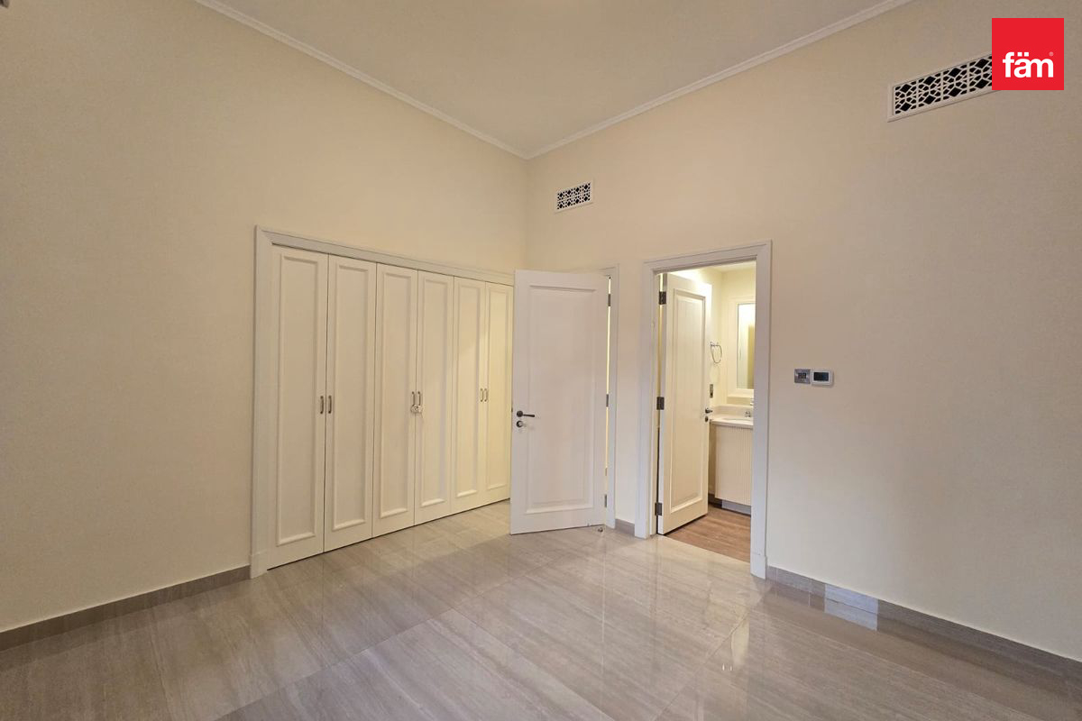 Private Garden | Upgraded Unit in Downtown-7