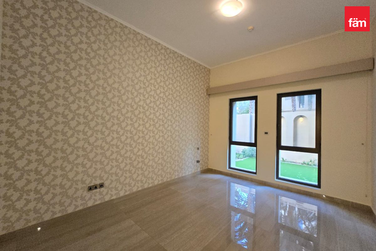Private Garden | Upgraded Unit in Downtown-22