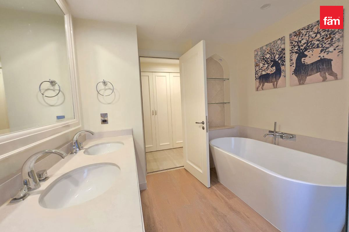 Private Garden | Upgraded Unit in Downtown-18