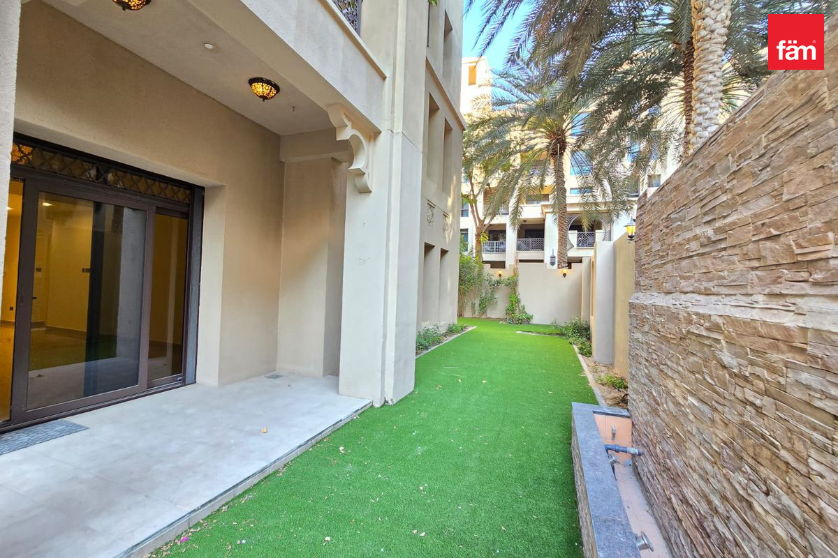 Private Garden | Upgraded Unit in Downtown-24
