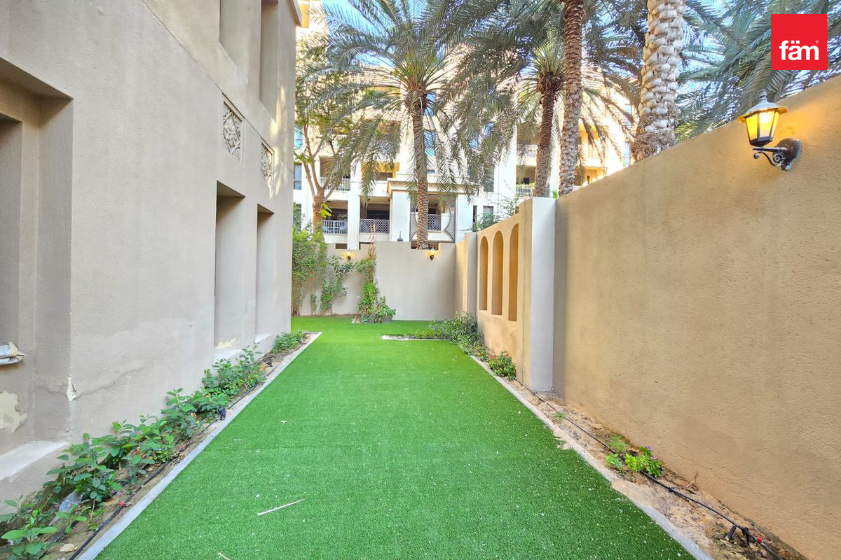 Private Garden | Upgraded Unit in Downtown-26