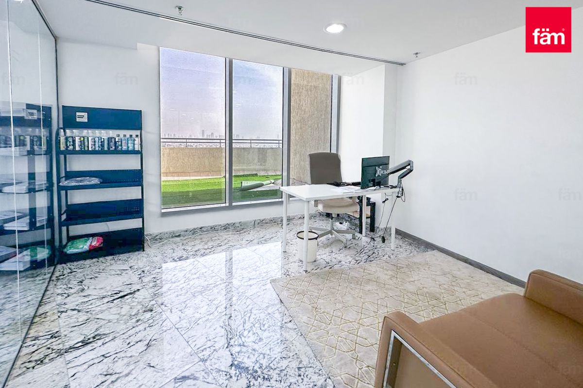 Spacious office fitted nice view-9