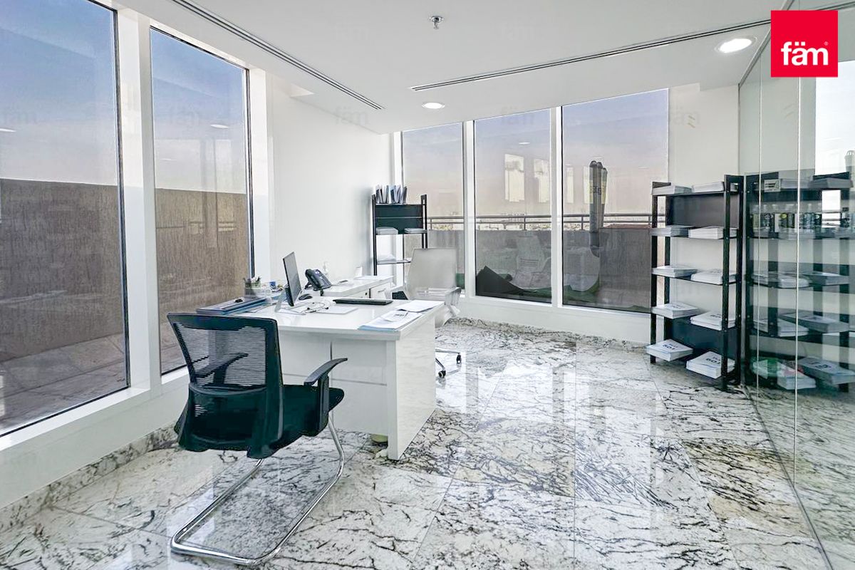 Spacious office fitted nice view-8
