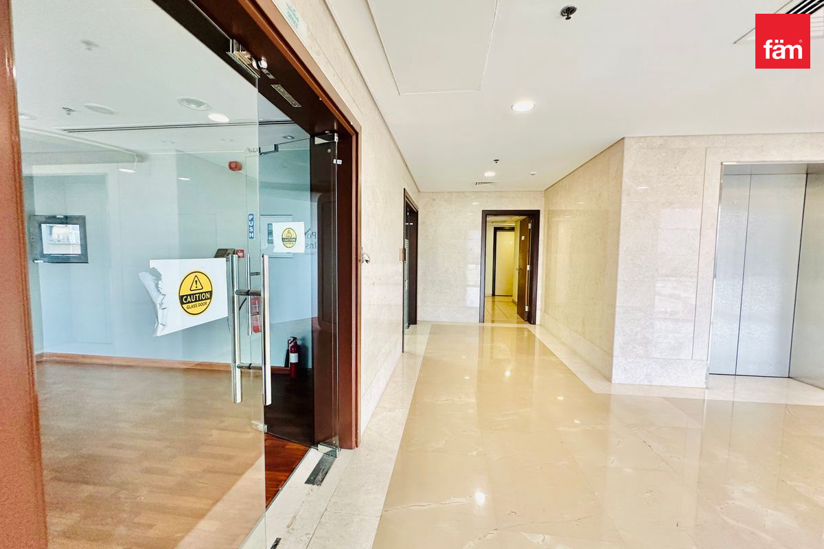 Chiller Free | Fitted | Ample Parking | Near Metro-14