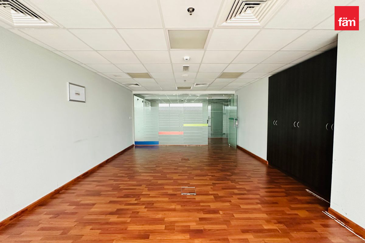 Chiller Free | Fitted | Ample Parking | Near Metro-8