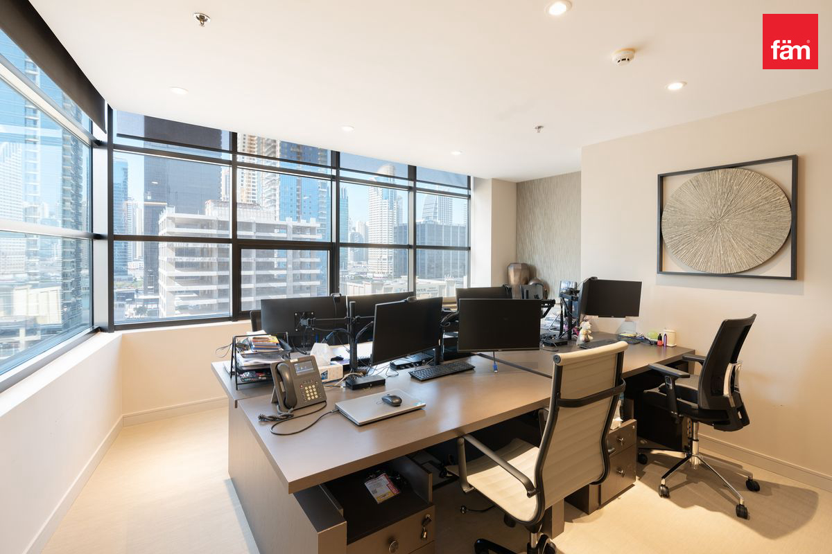 Fully Furnished Office | Pantry | 3 Parkings-5