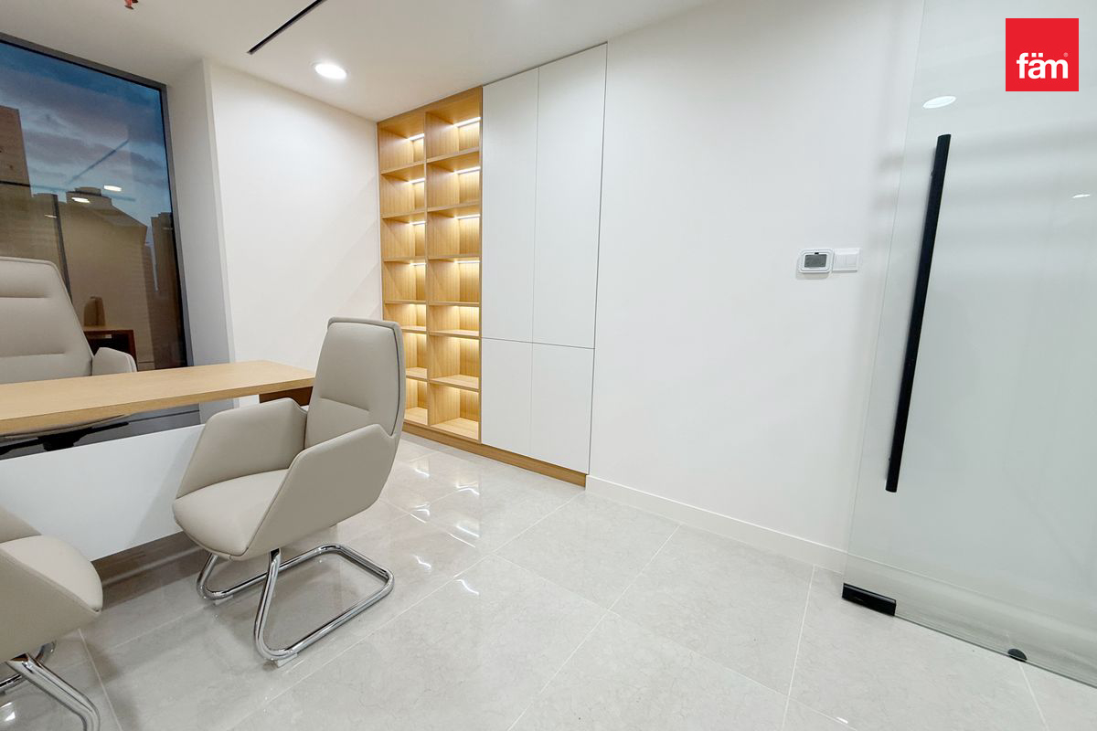 Vacant Now | 6 Parkings | Fully Furnished-16