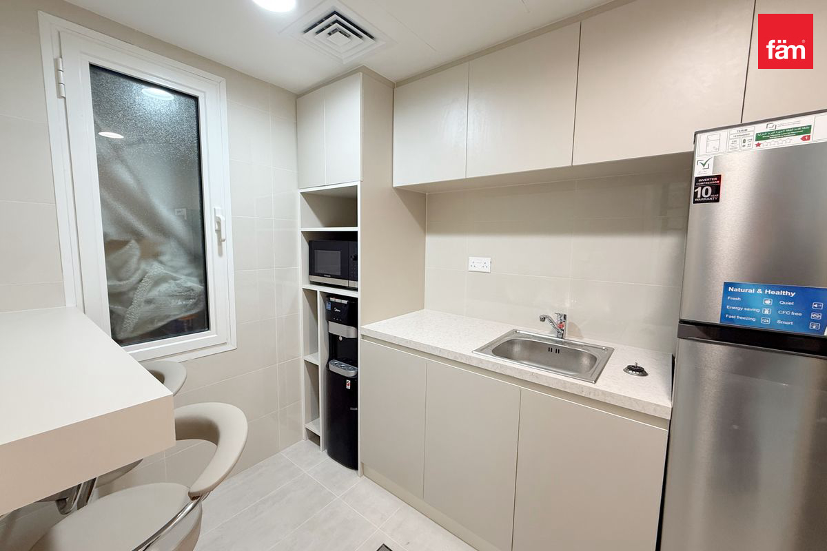 Vacant Now | 6 Parkings | Fully Furnished-12