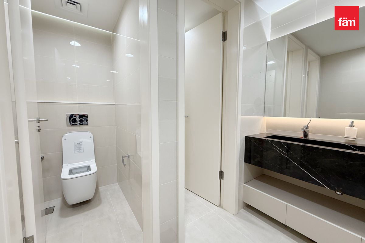 Vacant Now | 6 Parkings | Fully Furnished-14