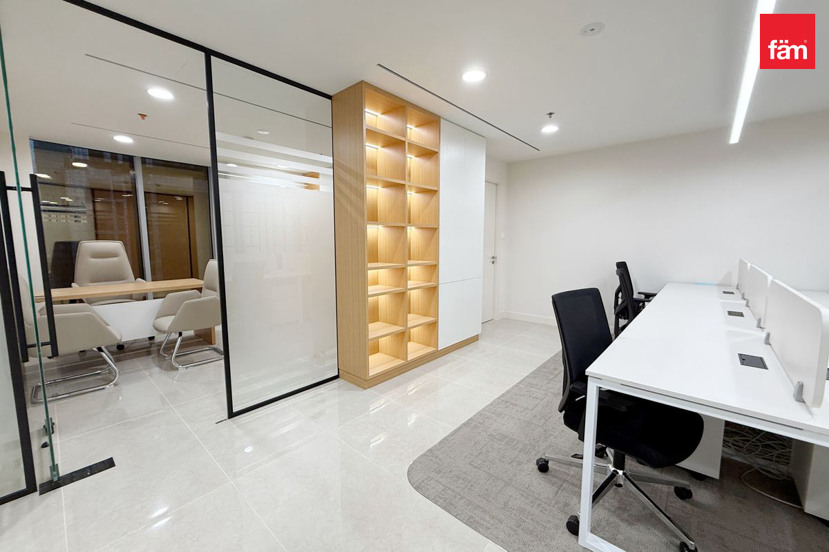 Vacant Now | 6 Parkings | Fully Furnished-9