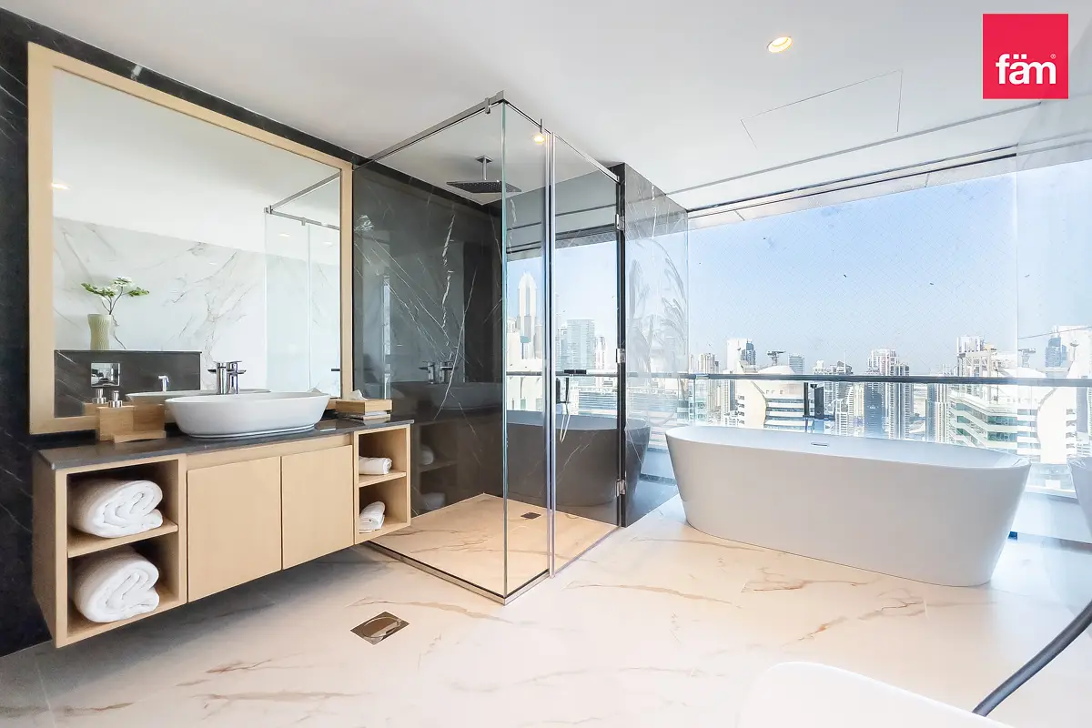 VACANT | LUXURY UPGRADE | BBQ LOUNGE | CINEMA ROOM-16