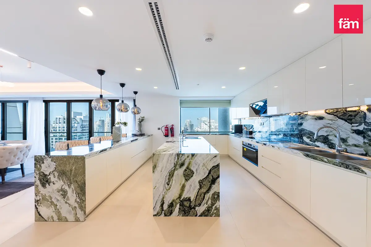 VACANT | LUXURY UPGRADE | BBQ LOUNGE | CINEMA ROOM-4
