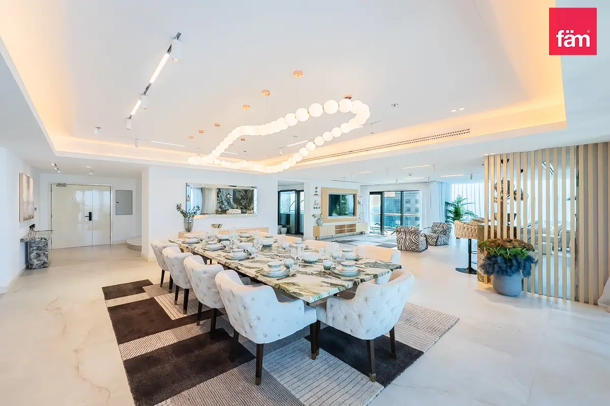 VACANT | LUXURY UPGRADE | BBQ LOUNGE | CINEMA ROOM-7