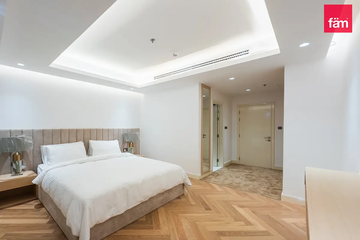 VACANT | LUXURY UPGRADE | BBQ LOUNGE | CINEMA ROOM-25