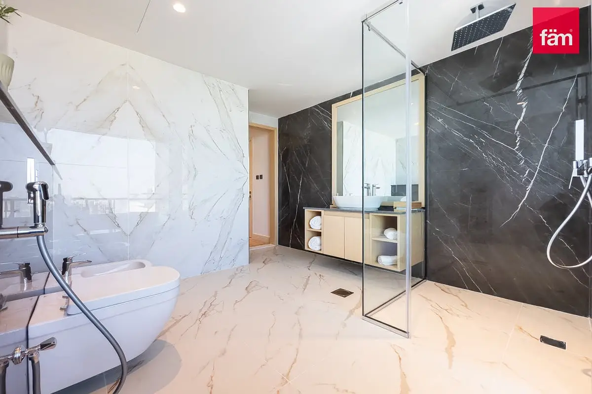 VACANT | LUXURY UPGRADE | BBQ LOUNGE | CINEMA ROOM-26