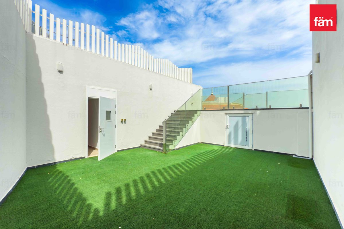 4 BED PENTHOUSE | VACANT | SEA VIEW | EXCLUSIVE-24