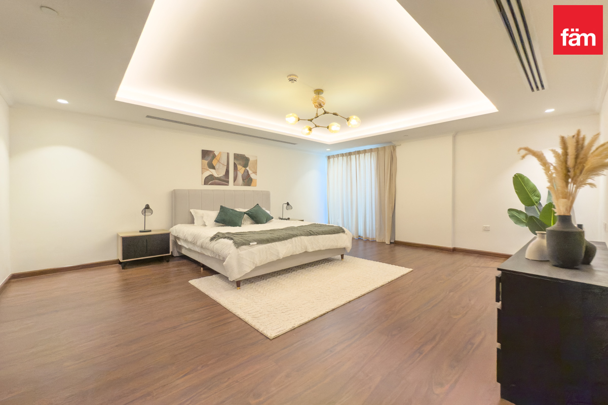 Turn Key | Exquisite 5 Bedroom Penthouse-10