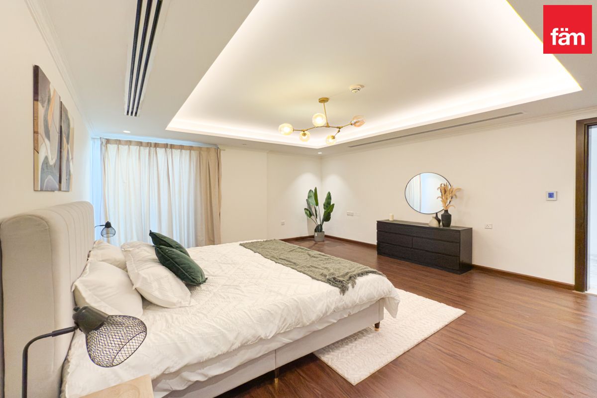 Turn Key | Exquisite 5 Bedroom Penthouse-12