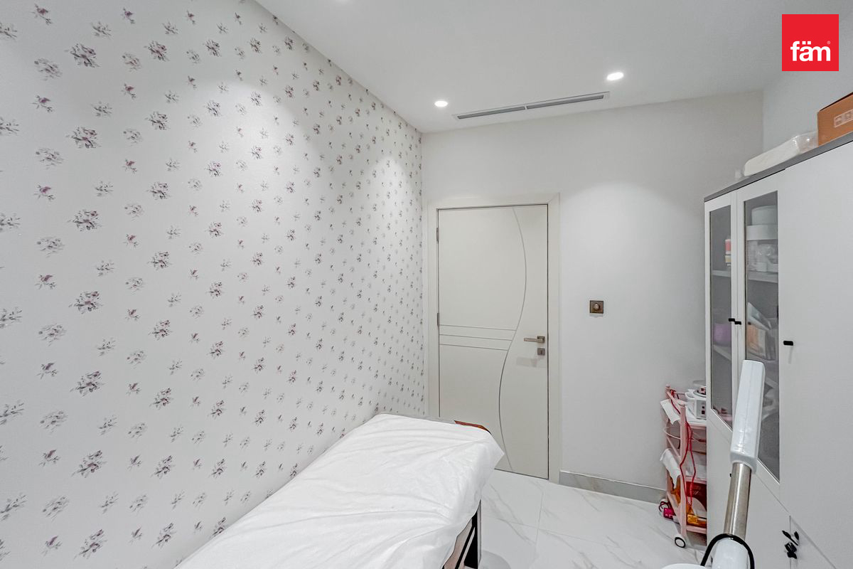 Fully Fitted | Vacant | Close to Metro-14