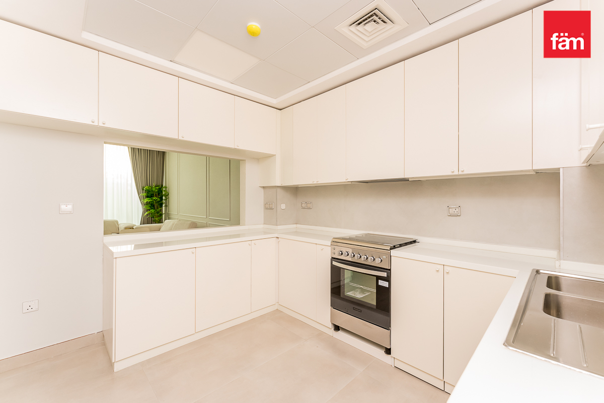 BRAND NEW 4 BED MAIDS | SINGLE ROW |READY MOVE-6