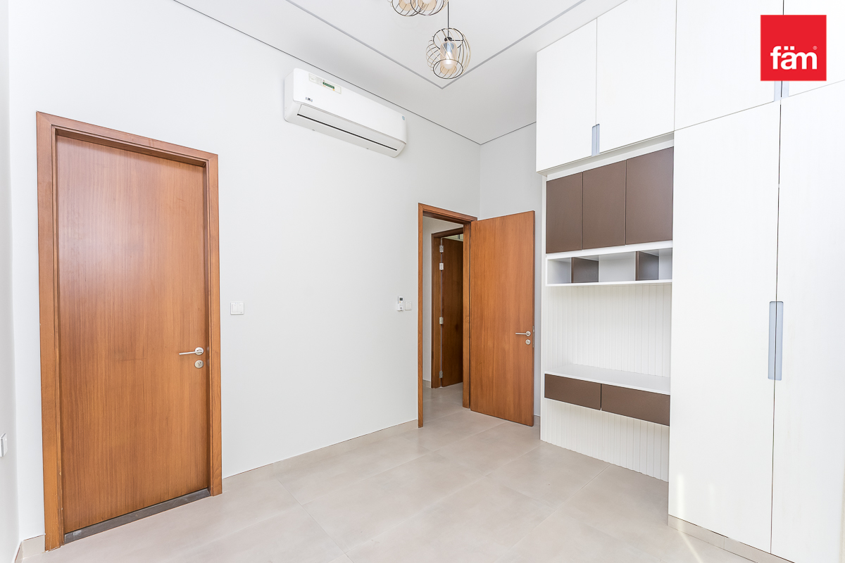 BRAND NEW 4 BED MAIDS | SINGLE ROW |READY MOVE-16