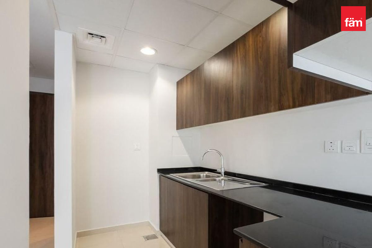 Vacant soon| Lowest in market| 4bed+storage-6