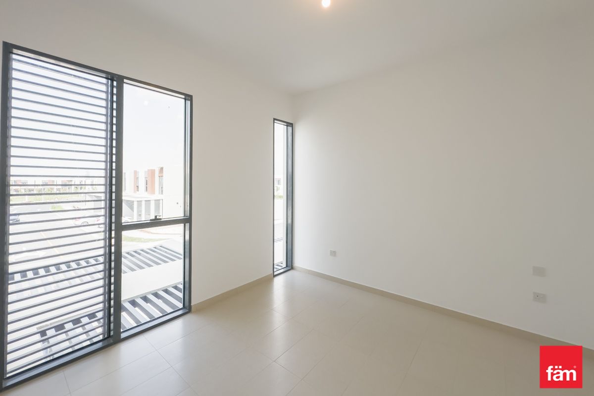 4 Bed-Big Plot-Prime Location Rare unit-5