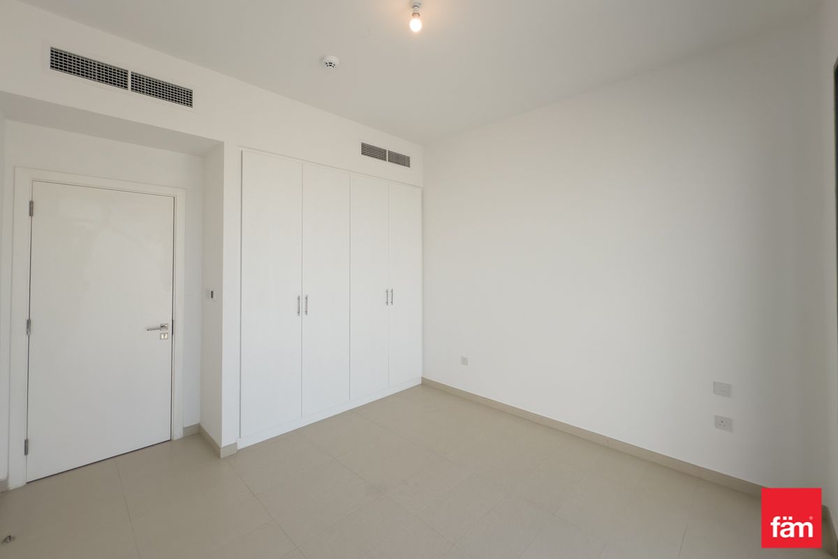 4 Bed-Big Plot-Prime Location Rare unit-12