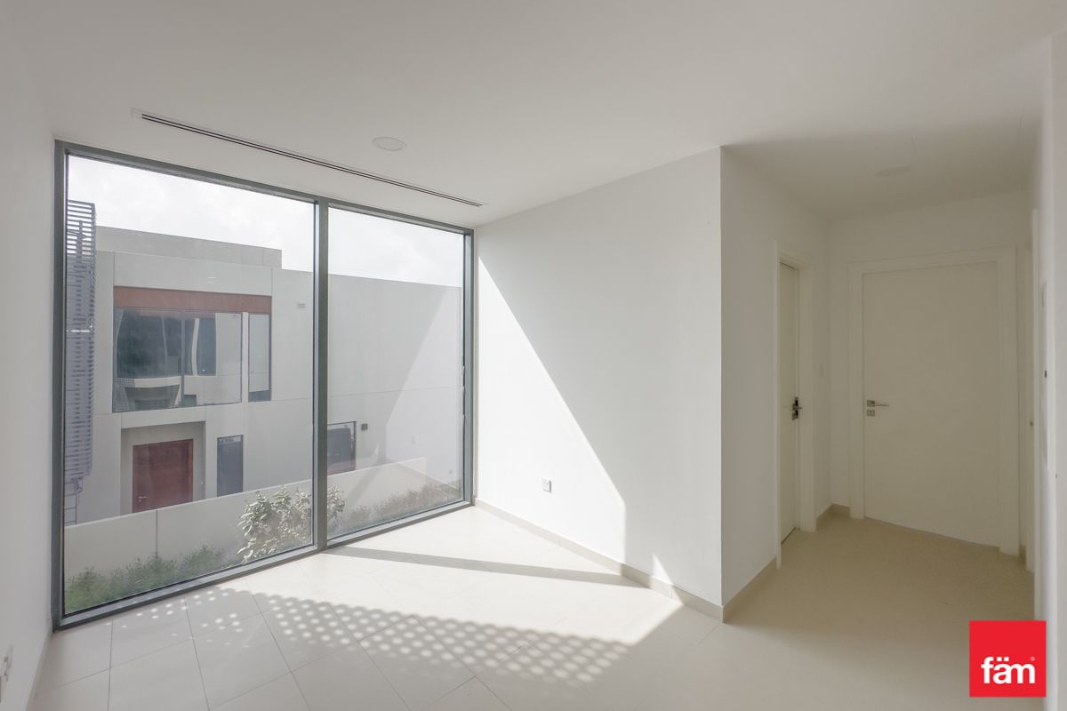 4 Bed-Big Plot-Prime Location Rare unit-13