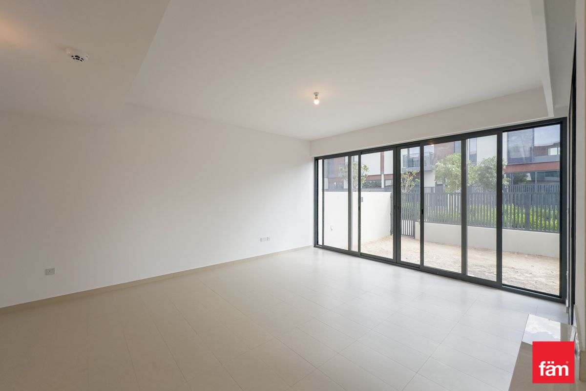 4 Bed-Big Plot-Prime Location Rare unit-6