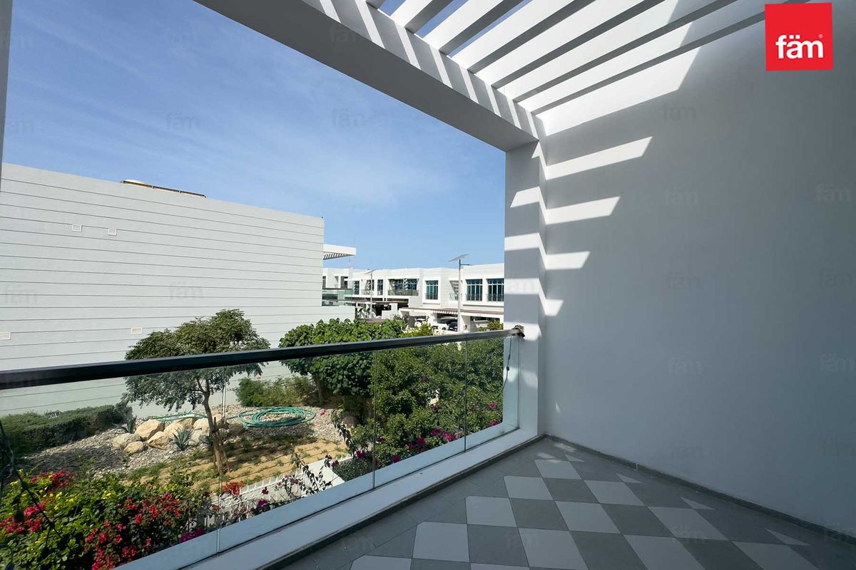 View Today | Ready To Move | Beautiful Townhouse-7