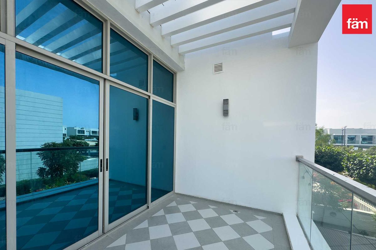 View Today | Ready To Move | Beautiful Townhouse-9