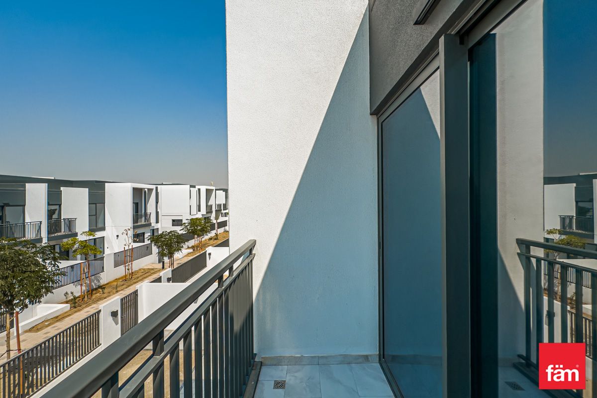 Vacant | Middle Unit | Close to Park-21